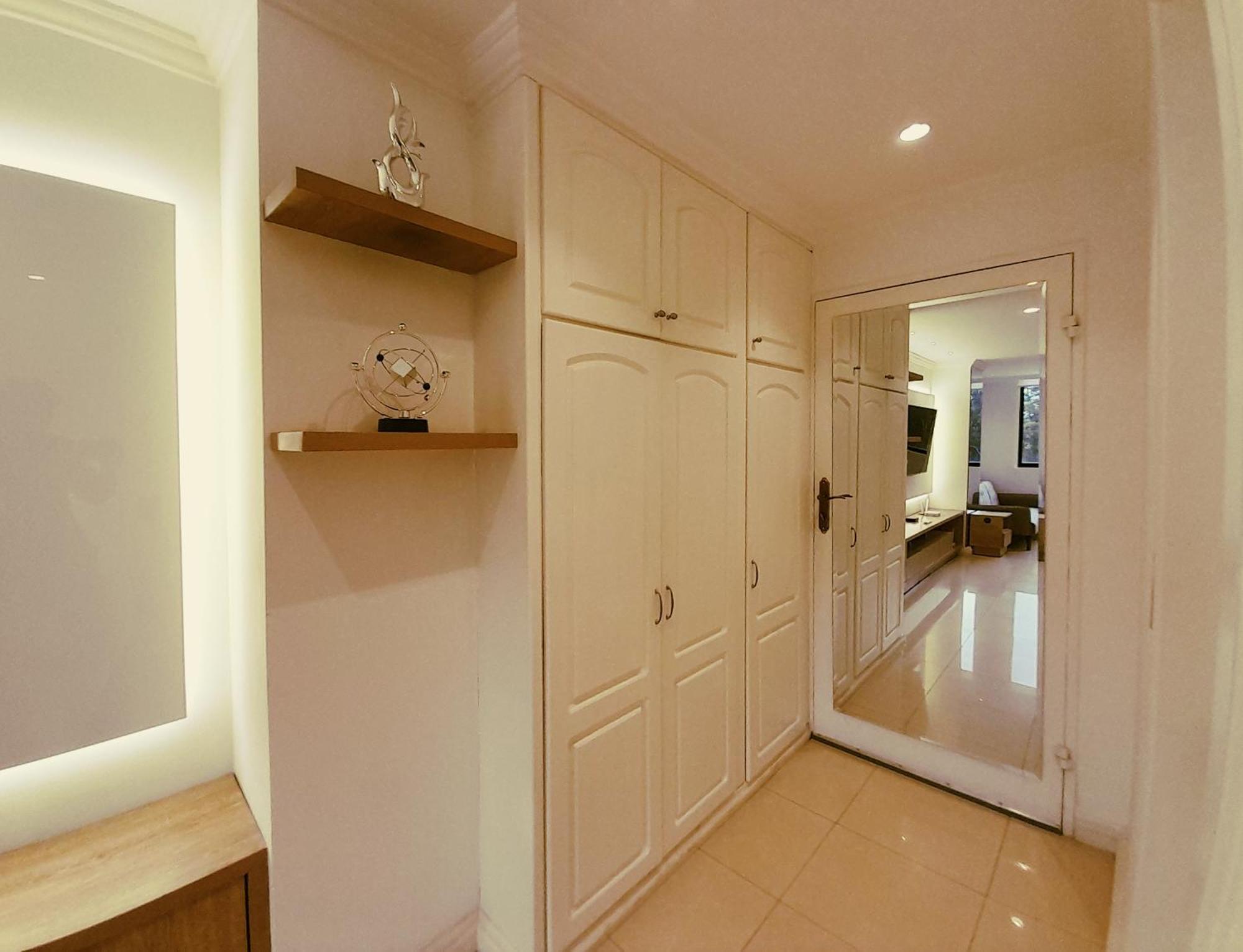 Elegante Suite Privada En Cuenca - Parqueo Incluido Luaran gambar