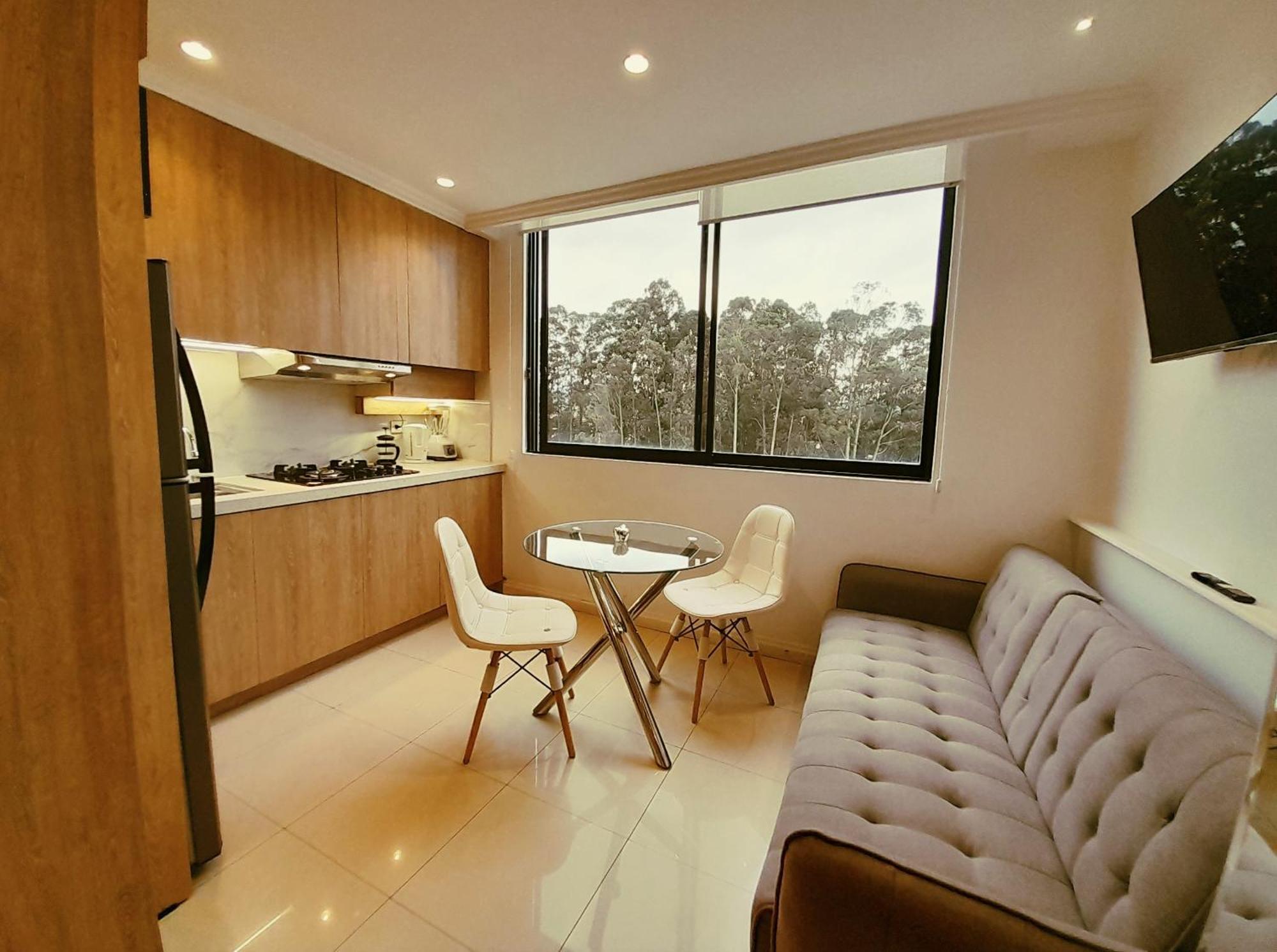 Elegante Suite Privada En Cuenca - Parqueo Incluido Luaran gambar